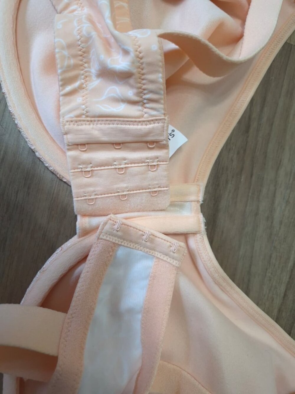 Olga By Warners Gentle Lift style Underwire Bra 42D Peach Lace Full Coverage NWT - Picture 7 of 7